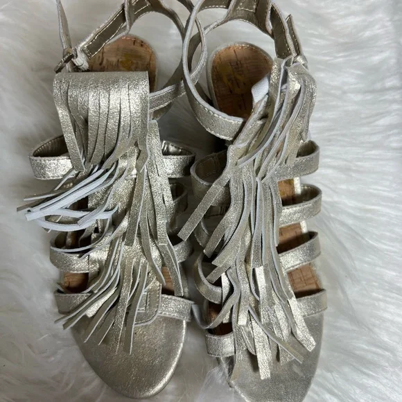 - SAM EDELMAN Gold Fringe Sandal Size 6 - Picture 10 of 17